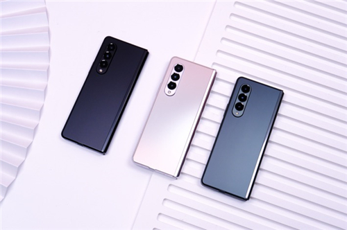 还在为移动办公的不便苦恼？三星Galaxy Z Fold3 5G给你答案