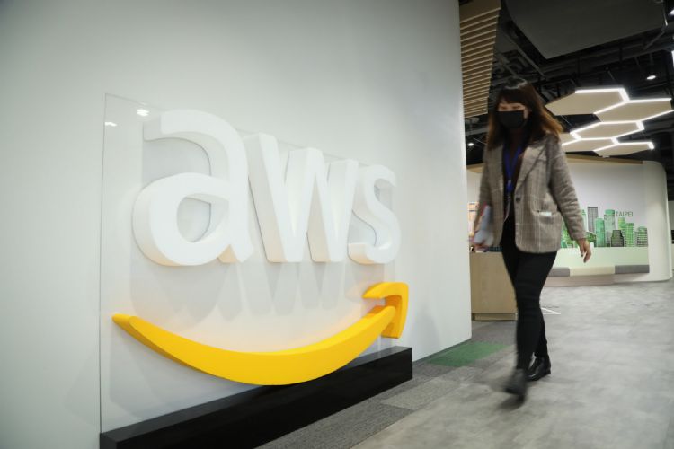 亚马逊AWS Graviton3处理器上线 首发客户威胁Google Cloud商机