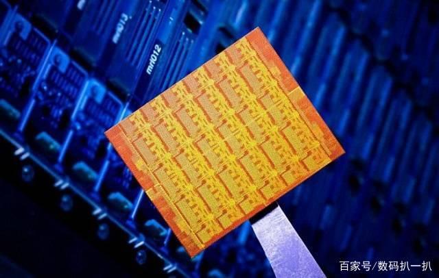 避开顶级光刻机！中国量子芯片突破，13nm技术领先国际