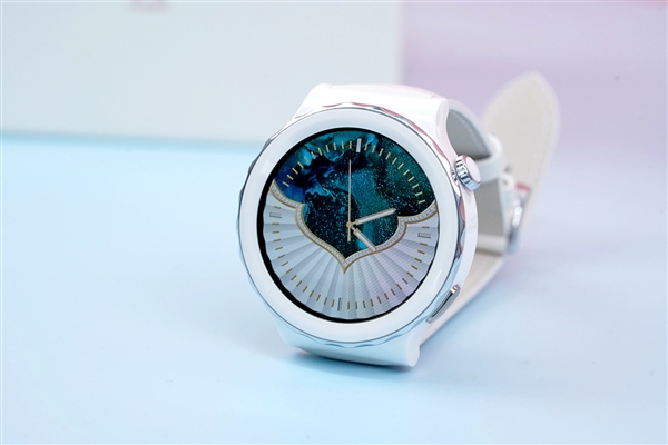 纯白精致圆表！最美华为智能手表WATCH GT 3 Pro陶瓷版图赏