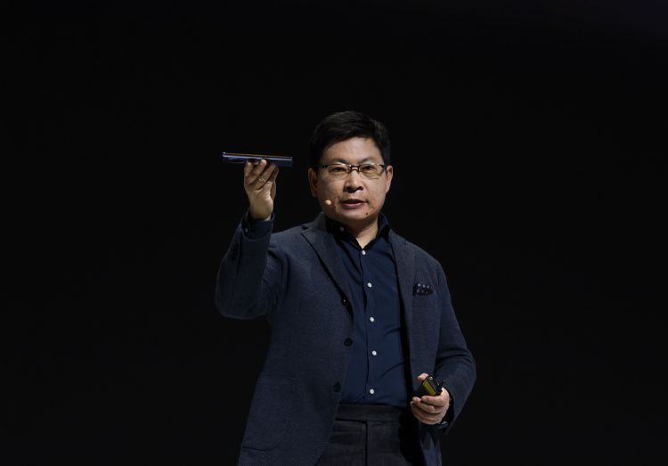 余承东：华为进军汽车产业 仿效手机经验做到第一