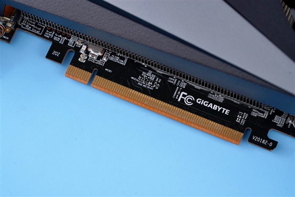A卡性能巅峰！技嘉RX 6950 XT GAMING OC 16G显卡图赏