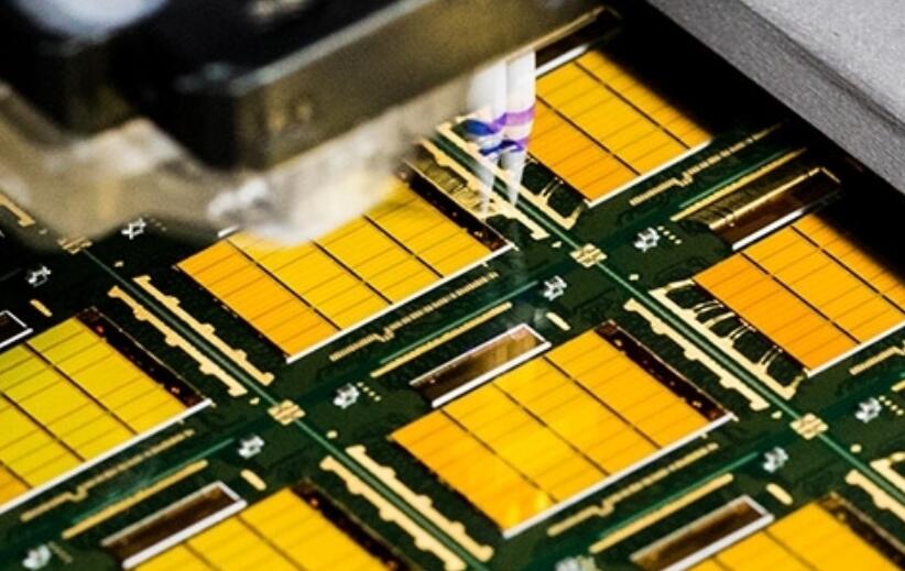 华工科技硅光芯片突破！40万兆已量产、80万兆今年搞定