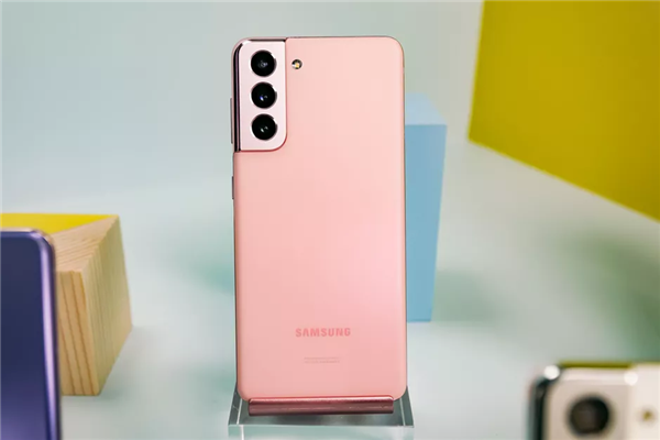 4999元旗舰用塑料后盖时代终结！曝三星Galaxy S22全系玻璃材质