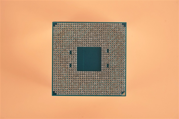 最强游戏CPU！AMD锐龙7 5800X3D图赏