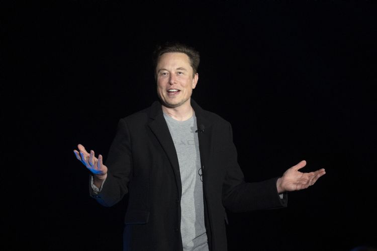 Elon Musk：电动车追求续航力 反牺牲性能
