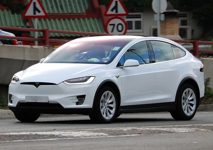 特斯拉因动力转向问题在北美召回1.5万辆Model X