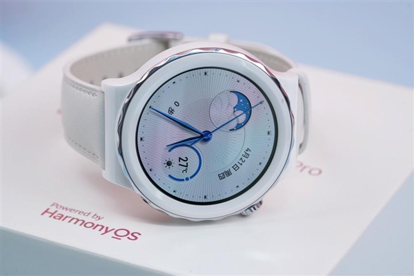 纯白精致圆表！最美华为智能手表WATCH GT 3 Pro陶瓷版图赏