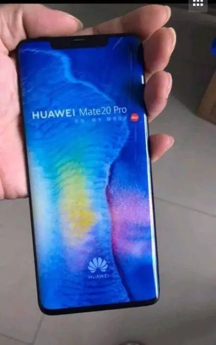 跟iPhone X比窄？华为Mate20 Pro真机图曝光，一睹为快！
