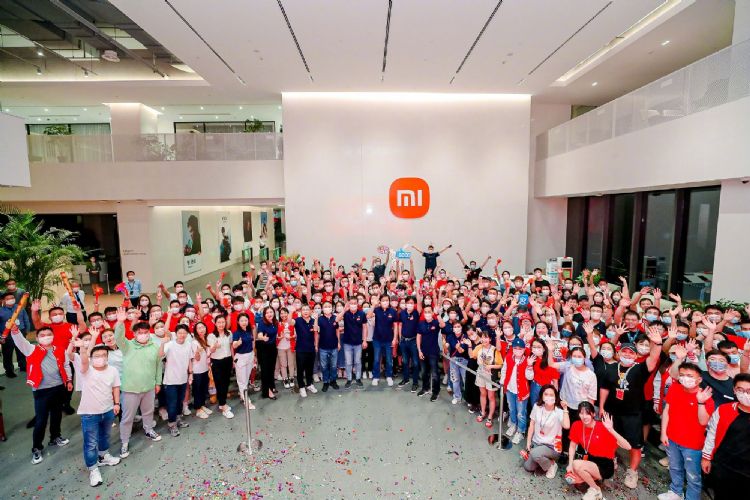 小米雷军预告将推出搭载高通Snapdragon 8+ Gen 1的手机。外界近期相当关注国内智能手机市场需求。小米