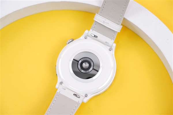 纯白精致圆表！最美华为智能手表WATCH GT 3 Pro陶瓷版图赏