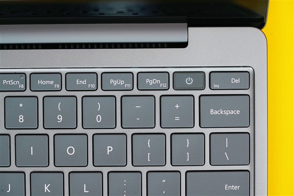 1.13kg轻巧无比!微软Surfae Laptop Go 2开箱图赏