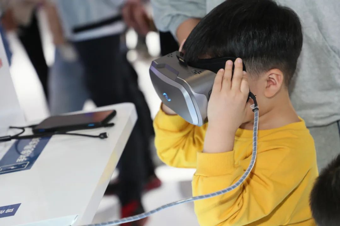 AR眼镜要覆盖10亿用户，算力是否能跟得上？