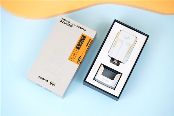 首款弹仓式滑盖设计 魅族PANDAER × XOG白金星舟耳机图赏