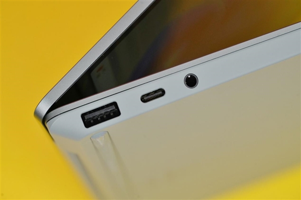 1.13kg轻巧无比!微软Surfae Laptop Go 2开箱图赏