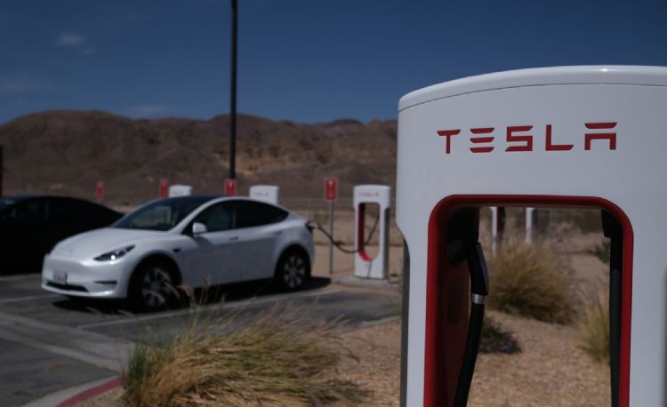 Tesla打天下忧电池缺 想方设法巩固上游原料