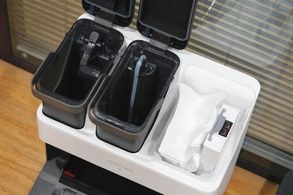 从玩具到工具!扫地机器人凭什么能够成功打入千家万户
