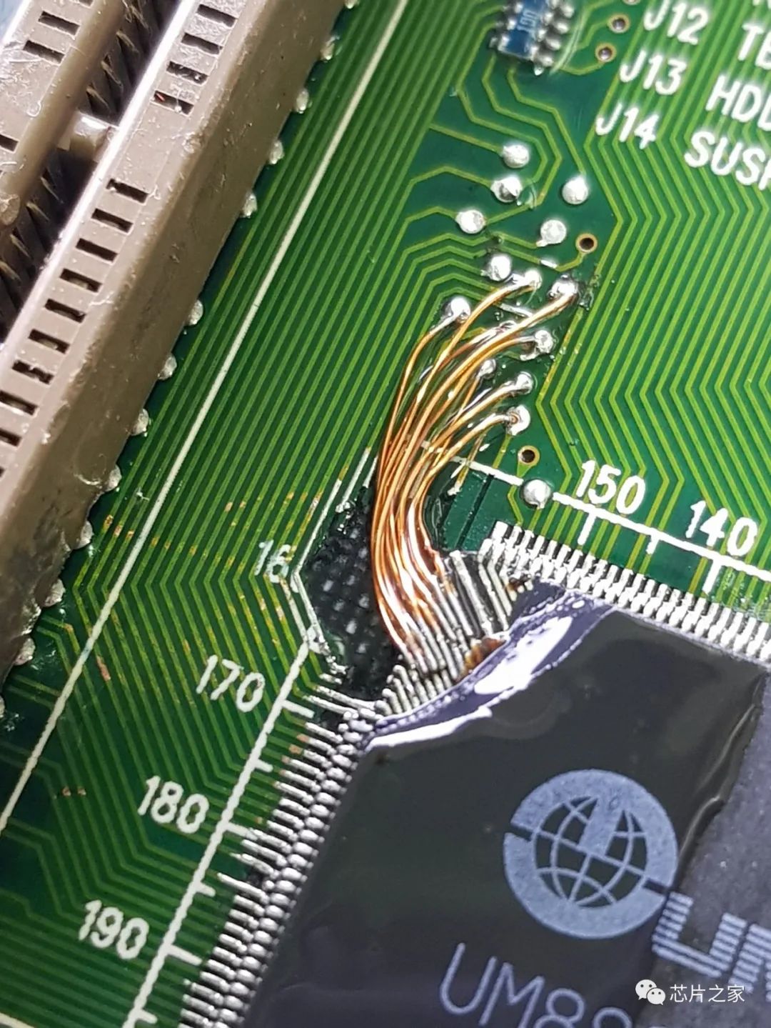 芯片引脚断了，没关系，剥开去盖后飞线还能用……