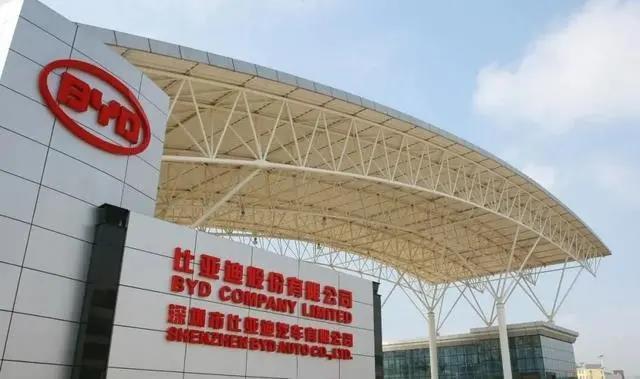 汽车行业闹芯慌：高瓴资本放弃汽车新势力，2亿美金定增比亚迪