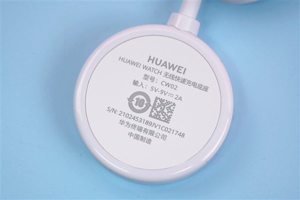 这才是智能手表颜值天花板！华为“小瓷表”第一眼就爱上了