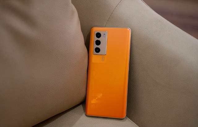 vivo iQOO Neo6、iQOO Neo5S和iQOO9有什么区别？哪一款更值得买
