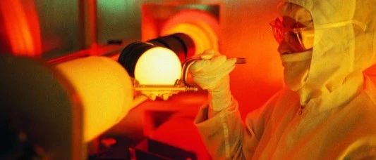 历经波折！中国终于又收到一台ASML光刻机