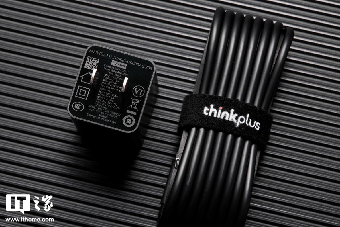 【IT之家开箱】 thinkplus 口红电源 Nano 65W 图赏:第三代氮化镓加持,小到不可思议