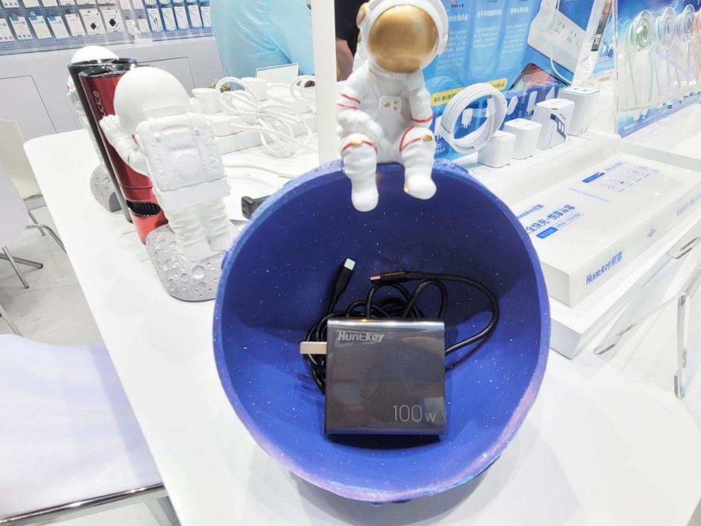 航嘉再次亮相深圳礼品展，多款新品实力圈粉！-充电头网