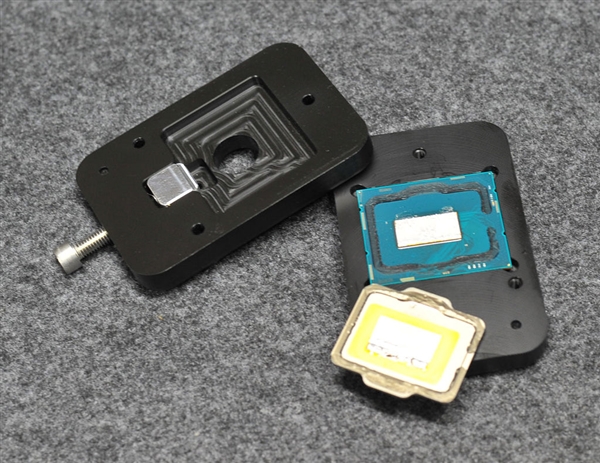 Intel 12代酷睿换上纯铜散热顶盖：温度骤降15℃