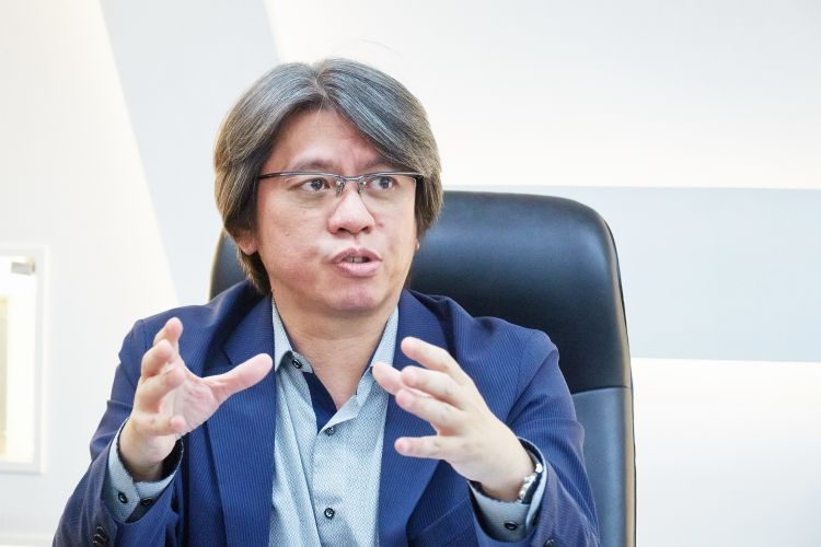 固态电池众人抢 2026将是爆发年