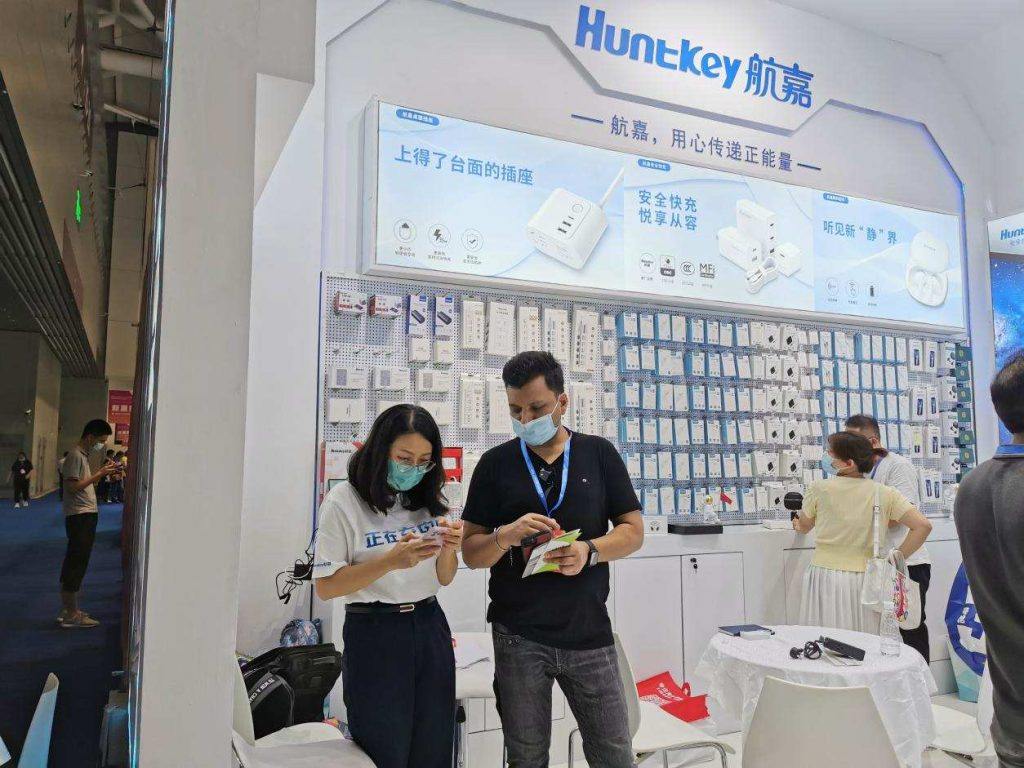 航嘉再次亮相深圳礼品展，多款新品实力圈粉！-充电头网