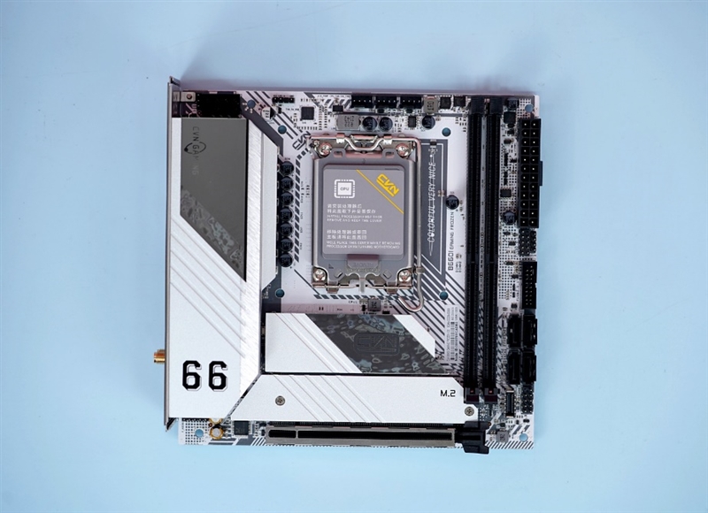 全白小板！七彩虹CVN B660I GAMING FROZEN评测：媲美台系高端 但便宜一半