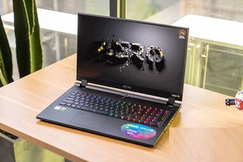 技嘉AERO 17 HDR XB笔记本CPU基准性能如何？看测评