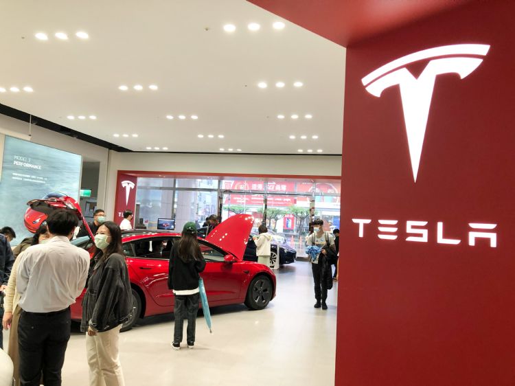 美、中政府监管硬起来？ Tesla自驾功能将面对严格审视