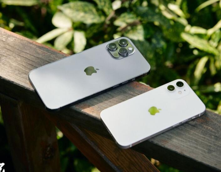 跑赢大盘：分析师看好 iPhone 12，预测苹果在年底前