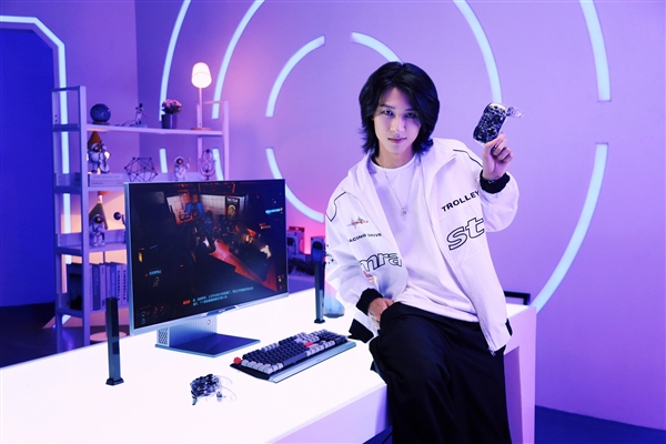 显卡、主板塞入立柱中!七彩虹电竞一体机iGame G-ONE Plus官方图赏