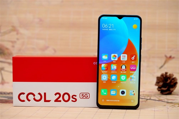 感叹号摄像头抢眼!酷派COOL 20s图赏