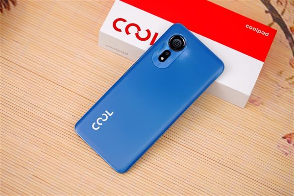 感叹号摄像头抢眼!酷派COOL 20s图赏