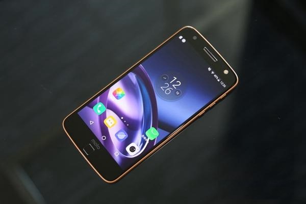联想Moto Z全面评测：模块化设计+顶级配置 号称要抢夺三星note7份额的主靠谱吗？