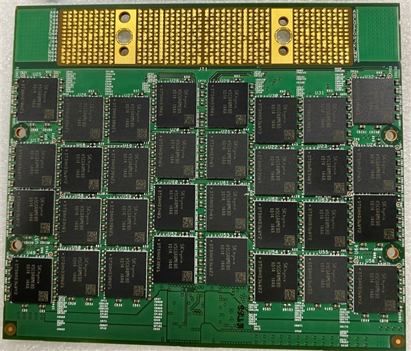 革命性CAMM DDR5内存正式发布：单条轻松128GB、还薄了57％