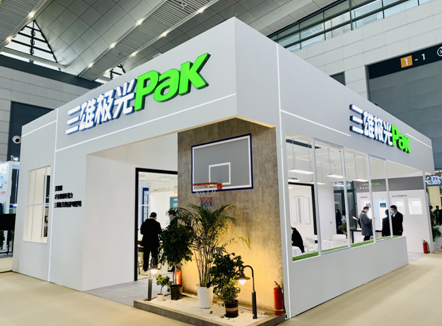三雄极光再征教装展 “西引力”大爆发！