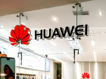 华为 Mate 系列再添新成员