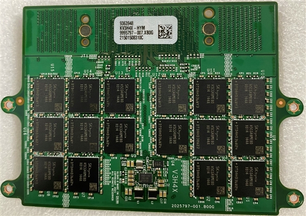 革命性CAMM DDR5内存正式发布：单条轻松128GB、还薄了57％