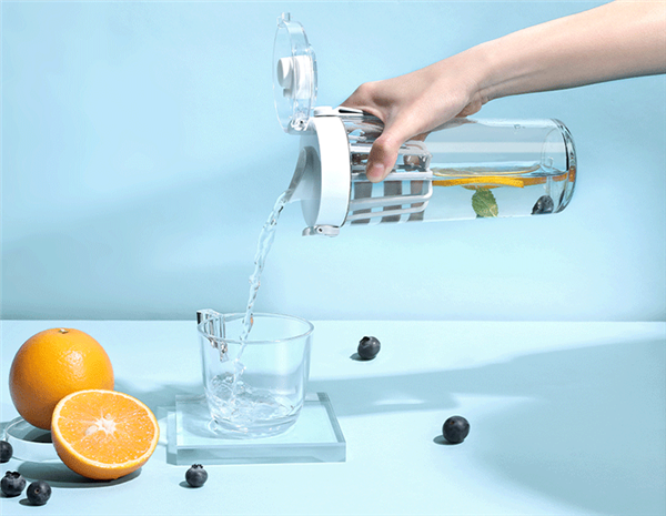 小米发布600ml大容量水杯 单手即可开合