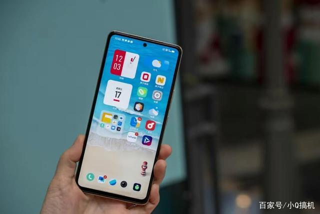 iQOO亮剑，12GB+256GB大内存+独显芯片，骁龙888手机跌至2269元