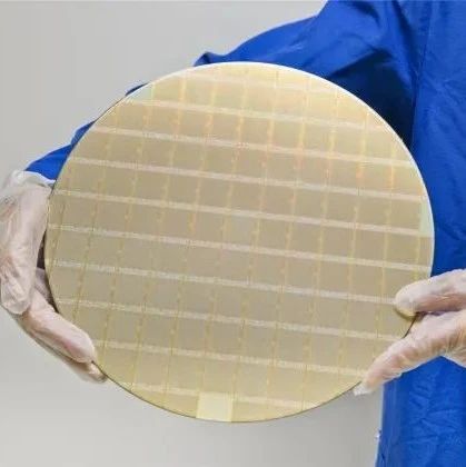 180亿个晶体管，AI 性能快 20 倍！IBM POWER10 处理器亮相