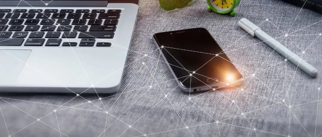 折叠屏手机初体验，换机该选谁？iPhone不跟进的理由是什么？