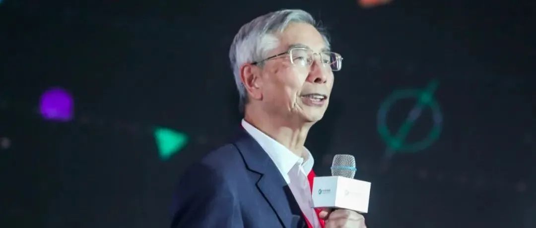 “孤魂野鬼，每天在中关村转悠”，这是我所认识的倪光南