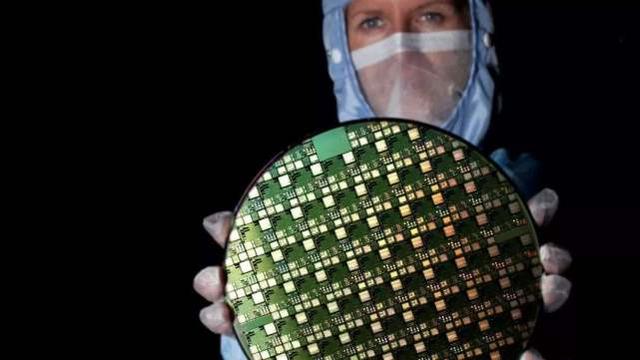 Intel将芯片制造外包，代表着美国科技的退步