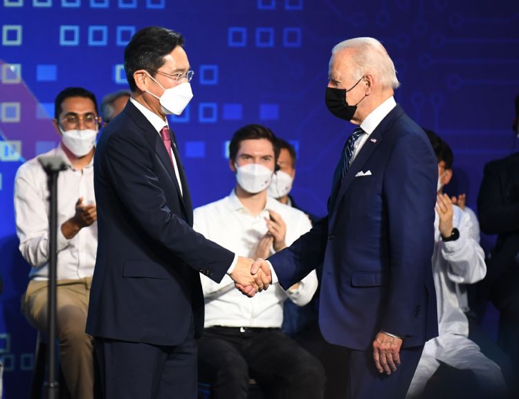 三星李在熔密会英特尔CEO 美韩半导体合作急升温